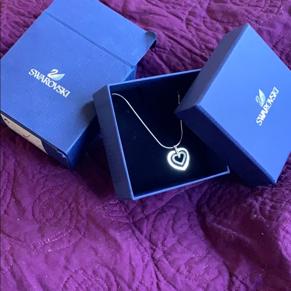 BNWT Swarovski Heart Pendant Necklace